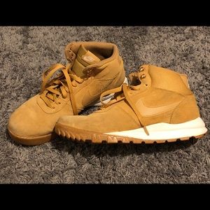 Nike Suede Tan Boot